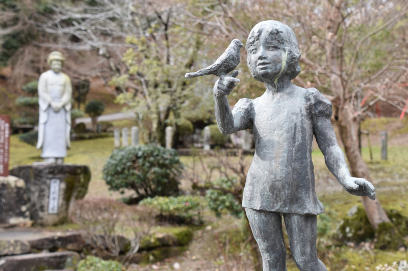 Statues in Ozekiyama Park