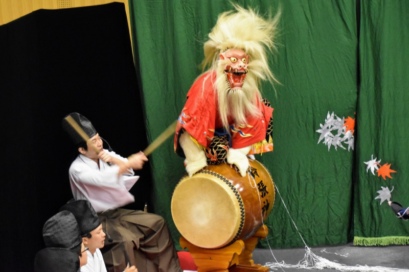 English Kagura Experience - Minamoto no Yorimasa - 1 of 7