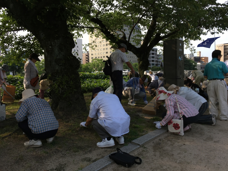Hiroshima Peace Memorial Park Clean Up - 04