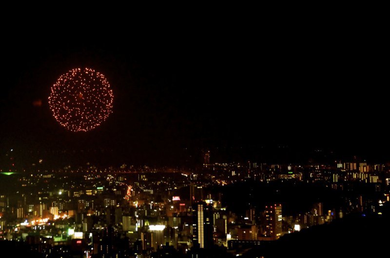 hiroshima-port-fireworks-from-ushita-yama-05