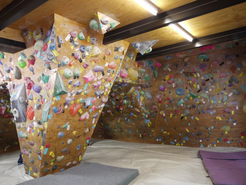 climbing walls 1F