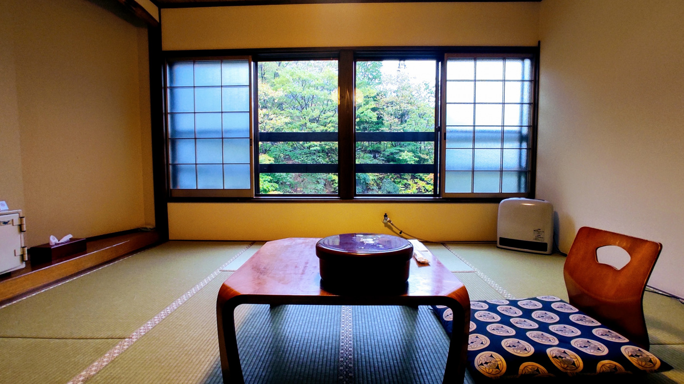 Simple-room-at-Namegawa-Onsen