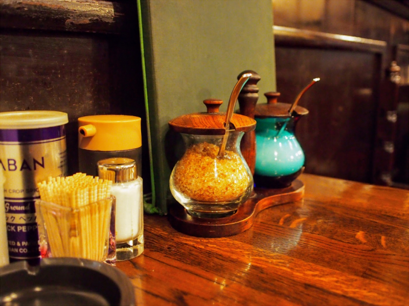 Zwei G-sen retro condiments
