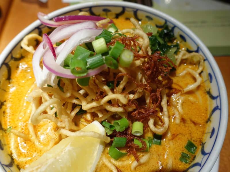 Ciang Mai crispy noodle curry at Sawadee Lemongrass Grill Thai restaurant in Hiroshima, Japan 