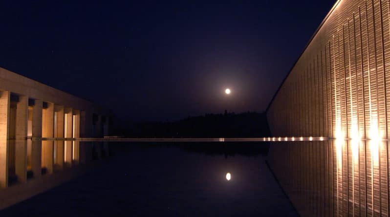 full moon at okuda genso sayme art museum