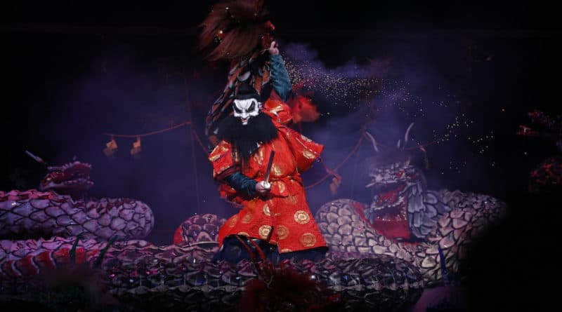 Yamata-no-orochi-performed-by-the-Asakita-Kagura-Troupe