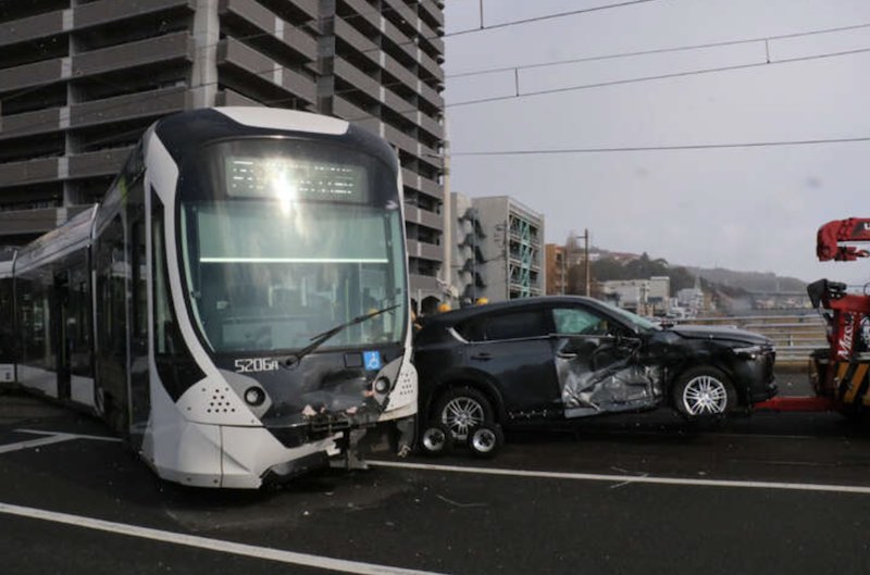 hiroshima tram collision