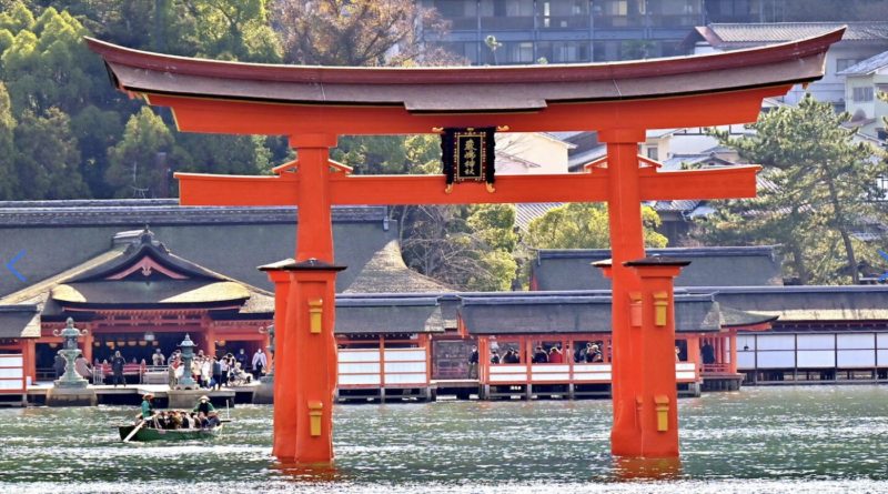 Miyajima torii gate restoration completed