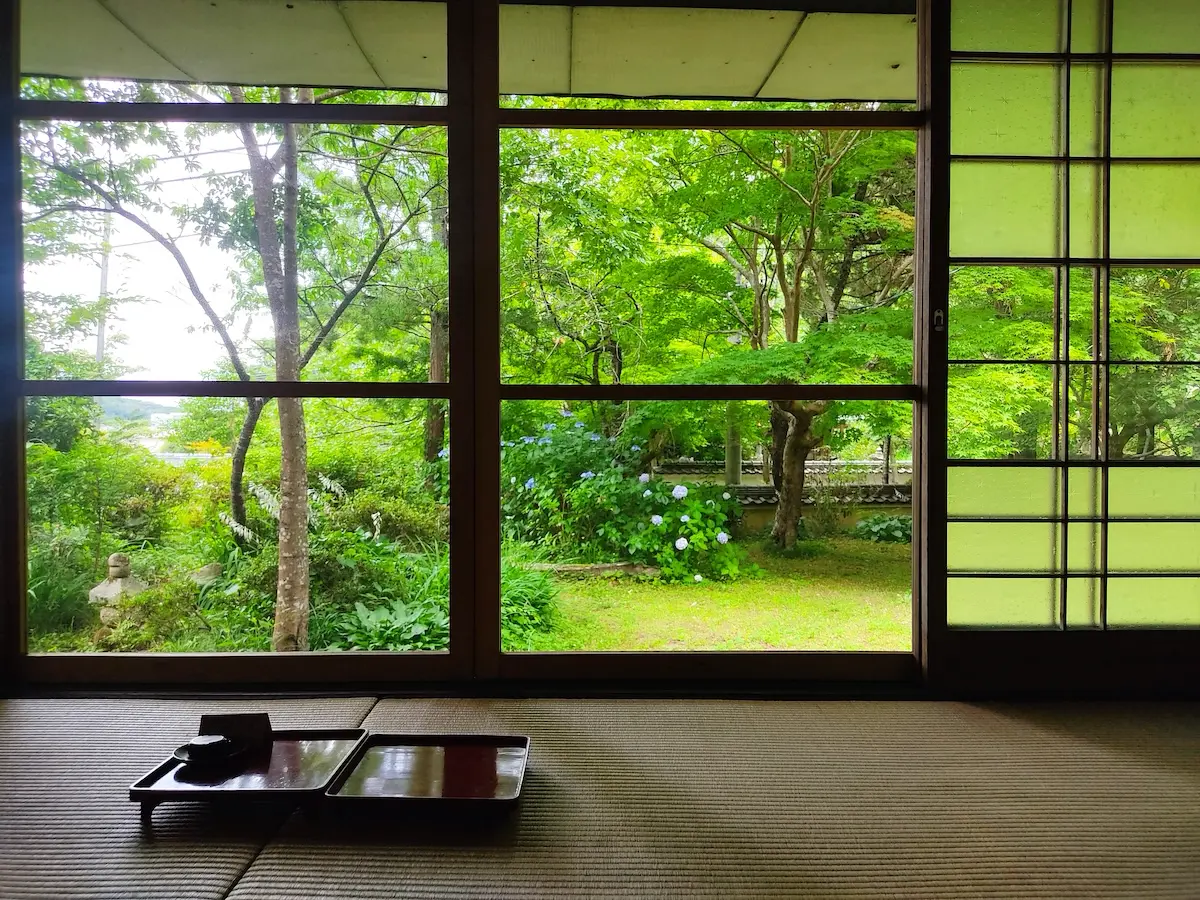 A view out onto the garden at Setsugetsufuka Fukuchi-in